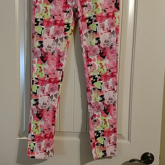 Justice premium girls floral print stretch jeans. - Picture 2 of 7